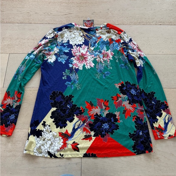 Johnny Was Marritt Favorite Long sleeve, V Neck Tee bamboo - Picture 2 of 5